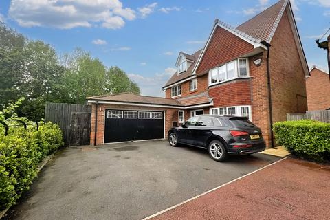 5 bedroom detached house for sale, Malkins Wood Lane, Manchester M28