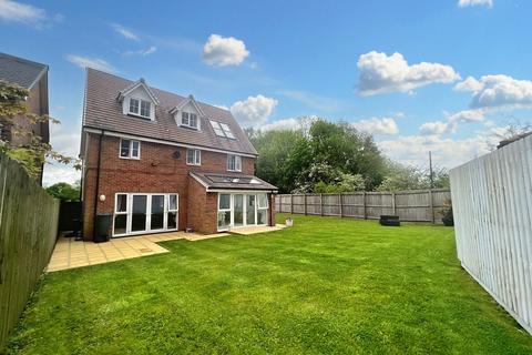 5 bedroom detached house for sale, Malkins Wood Lane, Manchester M28