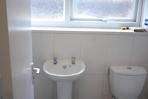 1 bedroom in a house share to rent, Military Road, Northampton NN1