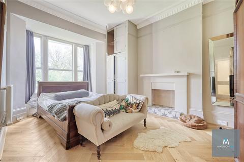 1 bedroom apartment for sale, High Road, Buckhurst Hill IG9