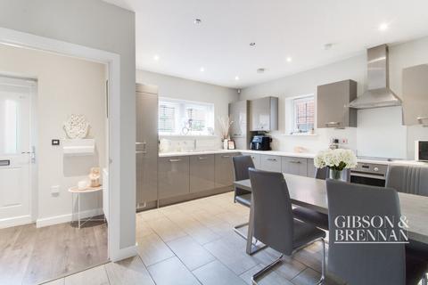 67 Britten Avenue, Basildon, SS14 3SR