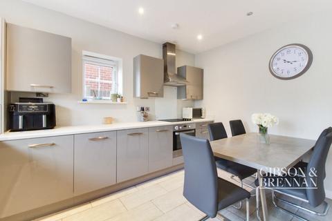 67 Britten Avenue, Basildon, SS14 3SR