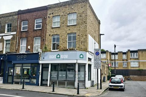 Shop to rent, Balls Pond Road, Islington, N1