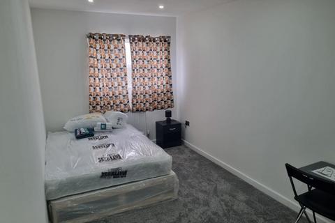 3 bedroom house share to rent, Ilford , IG1 3PR