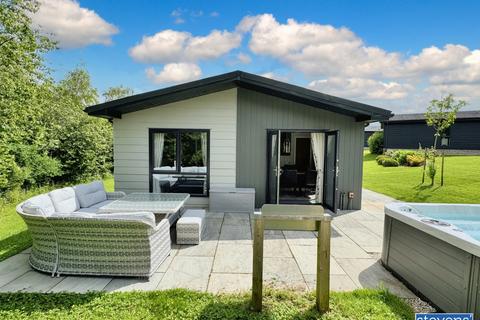 4 bedroom park home for sale, Roadford Lake, Broadwoodwidger, Lifton, Devon, PL16