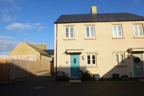 2 bedroom semi-detached house to rent, Brays Avenue, Tetbury, Gloucestershire, GL8