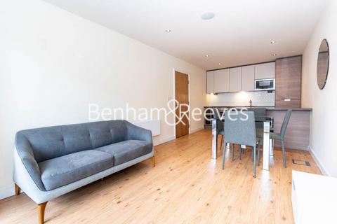 2 bedroom apartment to rent, Heritage Avenue, Beaufort Park NW9