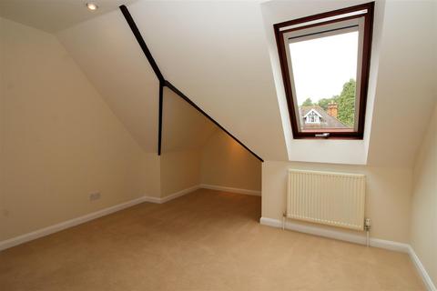2 bedroom apartment to rent, West Hill Road, Woking, Surrey, GU22