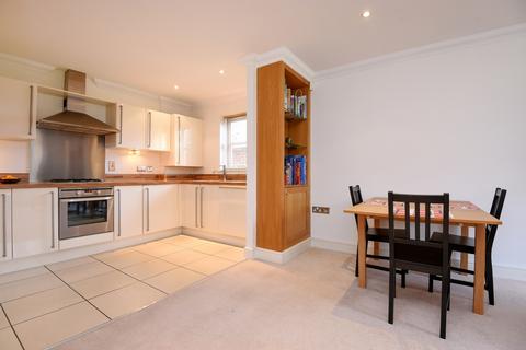 2 bedroom maisonette to rent, Kingston Vale, SW15