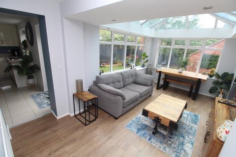 44 Bradgate Close, Narborough, Leicester, LE19 3EG