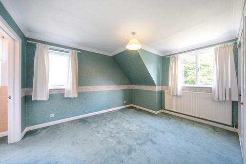 4 bedroom detached house to rent, Cherry Tree Road, Farnham GU10