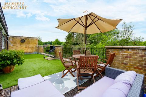 2 bedroom penthouse for sale, Parklands Road, Hassocks, BN6