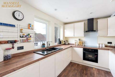 2 bedroom penthouse for sale, Parklands Road, Hassocks, BN6