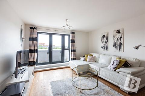 2 bedroom penthouse for sale, Cottons Approach, Romford, RM7