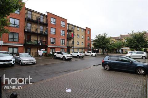 2 bedroom flat to rent, Hirst Crescent