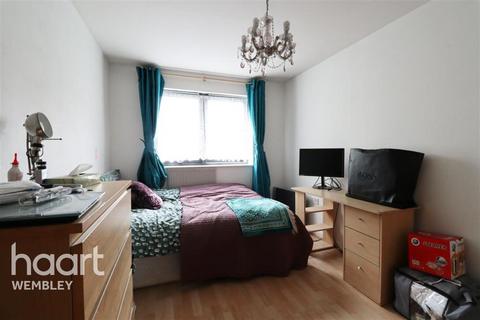 2 bedroom flat to rent, Hirst Crescent, HA9