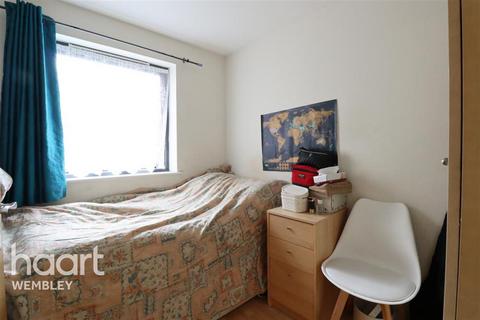 2 bedroom flat to rent, Hirst Crescent, HA9