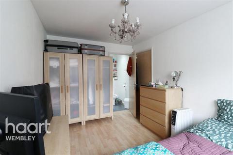 2 bedroom flat to rent, Hirst Crescent, HA9