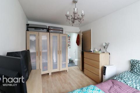 2 bedroom apartment to rent, Hirst Crescent, Wembley