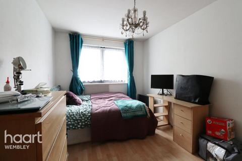 2 bedroom apartment to rent, Hirst Crescent, Wembley