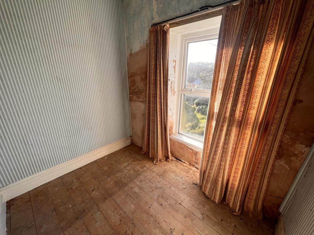 Front Single Room/Box Room