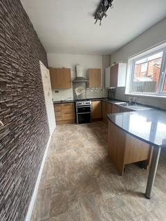 2 bedroom terraced house to rent, Crossland Road, Blackpool FY4