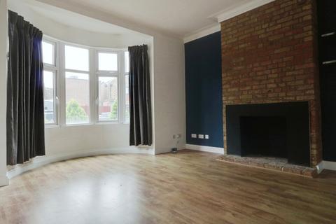 2 bedroom apartment to rent, Pall Mall, Leigh-on-sea, SS9