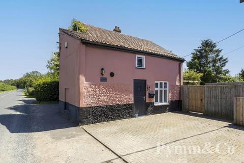 4 bedroom detached house for sale, Low Road, Wymondham NR18