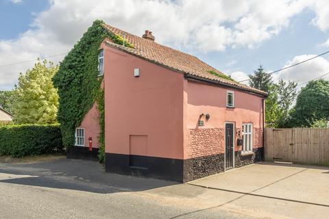 4 bedroom detached house for sale, Low Road, Wymondham NR18