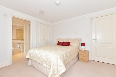 2 bedroom ground floor flat for sale, Dumpton Park Drive, Broadstairs, Kent