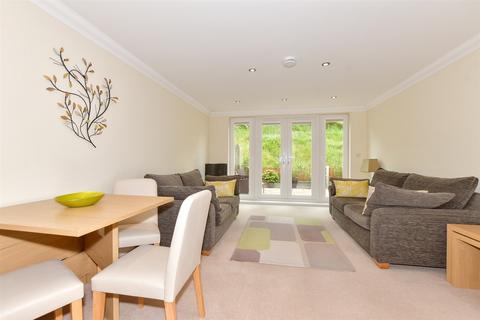 2 bedroom ground floor flat for sale, Dumpton Park Drive, Broadstairs, Kent