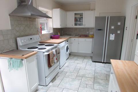 4 bedroom house to rent, Mead Close, Stevenage, Hertfordshire