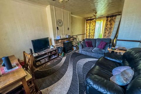 49 Dock Road, Tilbury, RM18 7DB