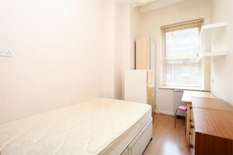 2 bedroom flat to rent, Valetta Road, London W3