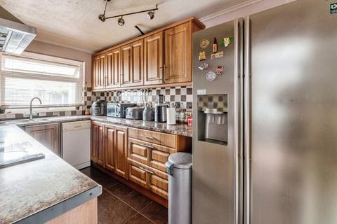 2 Doyle Way, Tilbury, RM18 8DA