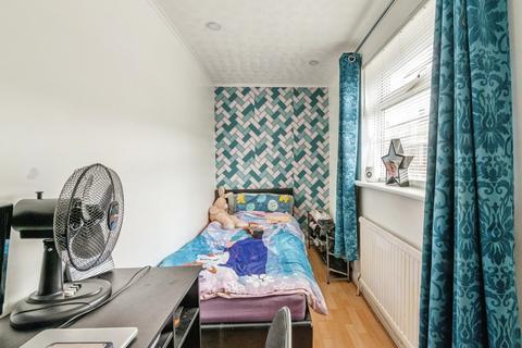 2 Doyle Way, Tilbury, RM18 8DA