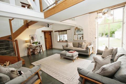 4 bedroom barn conversion to rent, Fouracre Crescent, Bristol BS16