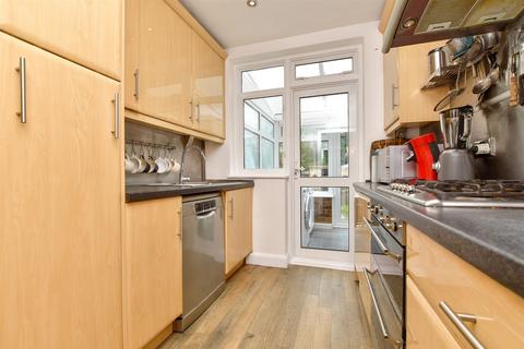 148 Hamilton Avenue, Sutton, SM3 9DT