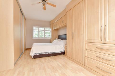 148 Hamilton Avenue, Sutton, SM3 9DT