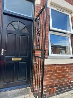 2 bedroom terraced house to rent, Claremont Street, Leeds LS12