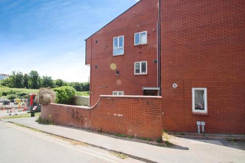 3 bedroom maisonette to rent, Malago Road, Bristol BS3