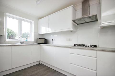 3 bedroom maisonette to rent, Malago Road, Bristol BS3