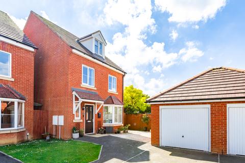 4 bedroom detached house for sale, Newdawn Close, Bishops Cleeve, Cheltenham