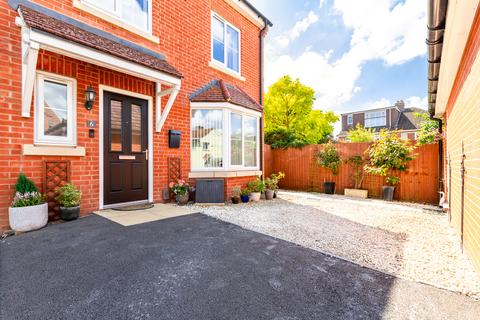 4 bedroom detached house for sale, Newdawn Close, Bishops Cleeve, Cheltenham