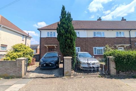 3 bedroom end of terrace house for sale, Peacock Avenue, Feltham, TW14