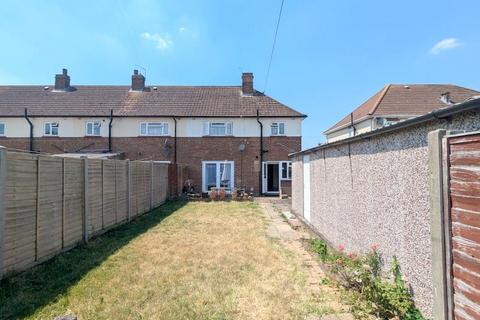 3 bedroom end of terrace house for sale, Peacock Avenue, Feltham, TW14