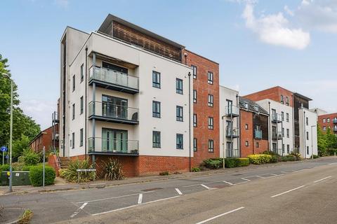 25 Sinclair Drive, Basingstoke, RG21 6AF