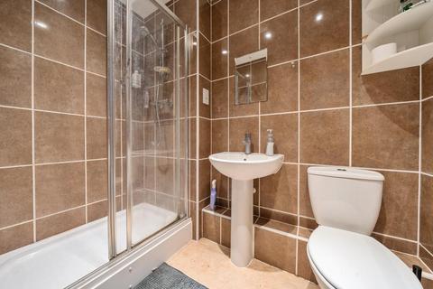 25 Sinclair Drive, Basingstoke, RG21 6AF