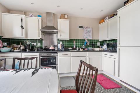25 Sinclair Drive, Basingstoke, RG21 6AF