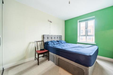 25 Sinclair Drive, Basingstoke, RG21 6AF